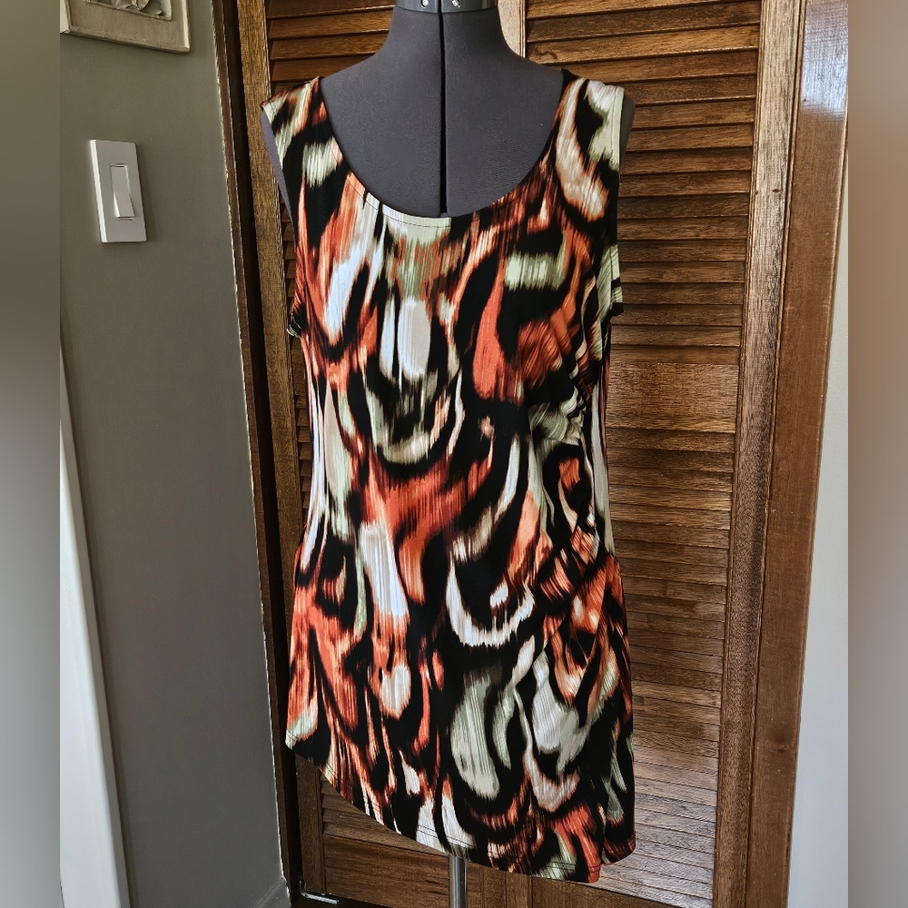 Fab fall colors sleeveless top.